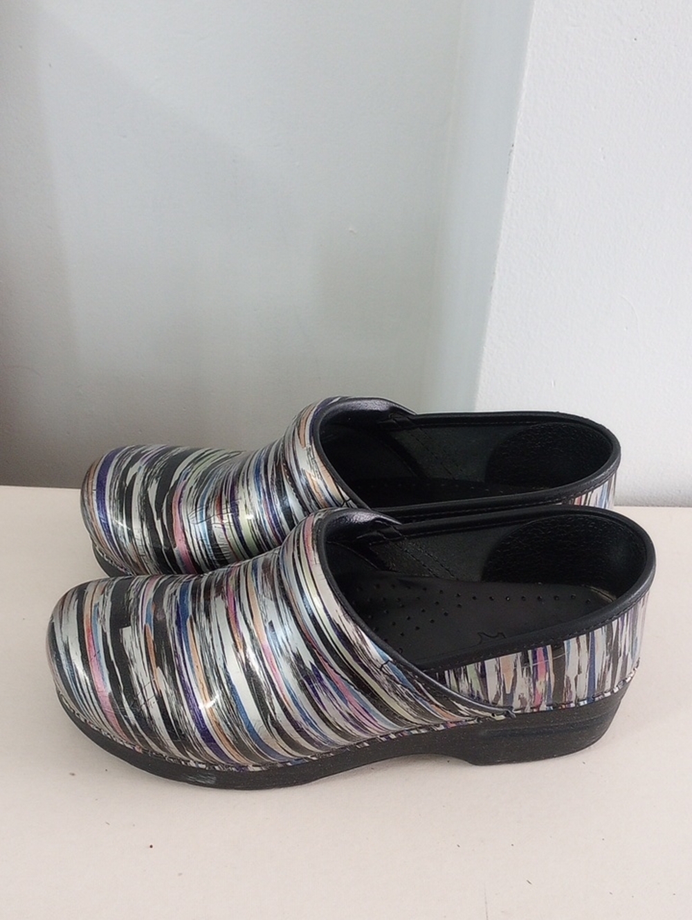 Dansko Black Silver Gray Multicolor Slip-On Clogs with Textured Sole EU 39
